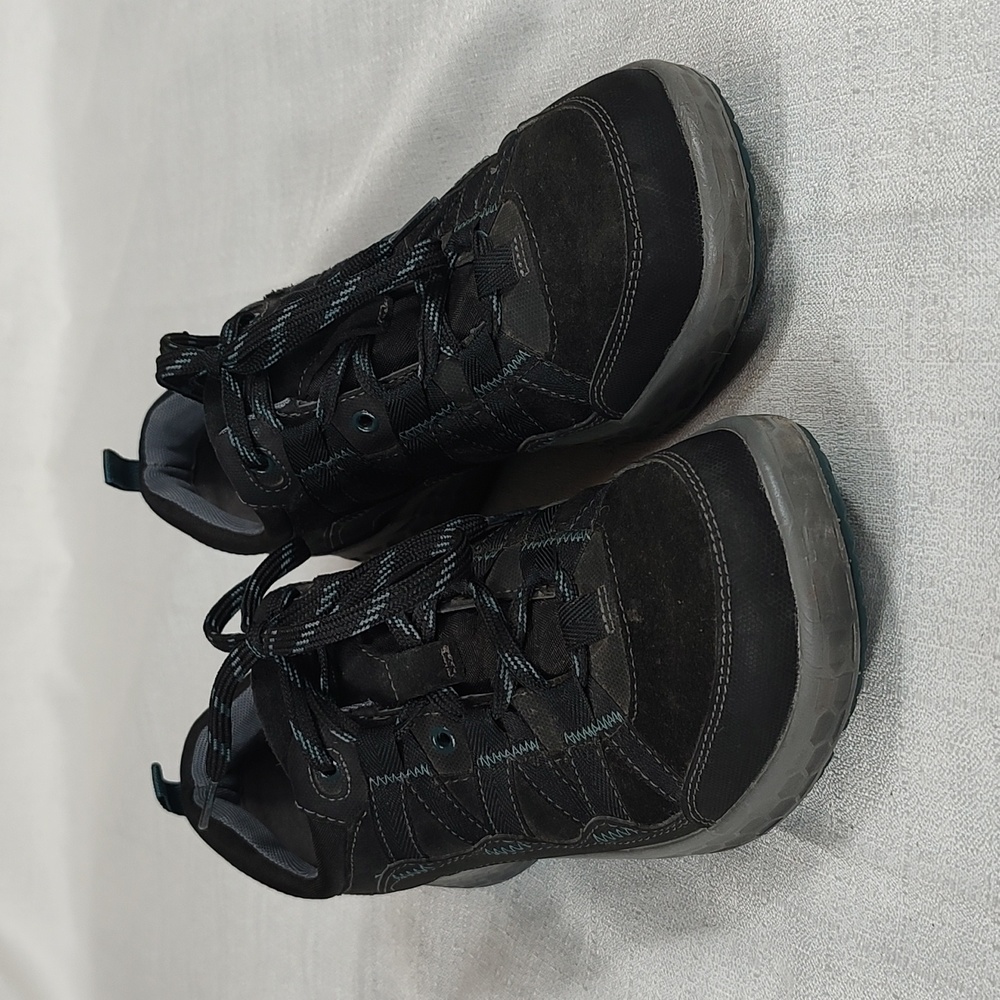 Cobb Hill by New Balance Black Dark Gray Waterproof Leather Upper Sneaker Sz 10N